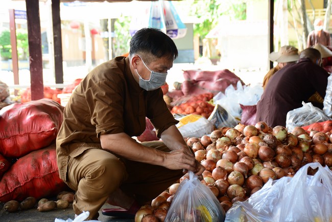 Continuing to support people in need in the Covid-19 pandemic of Hoang Phap Pagoda (series 7)